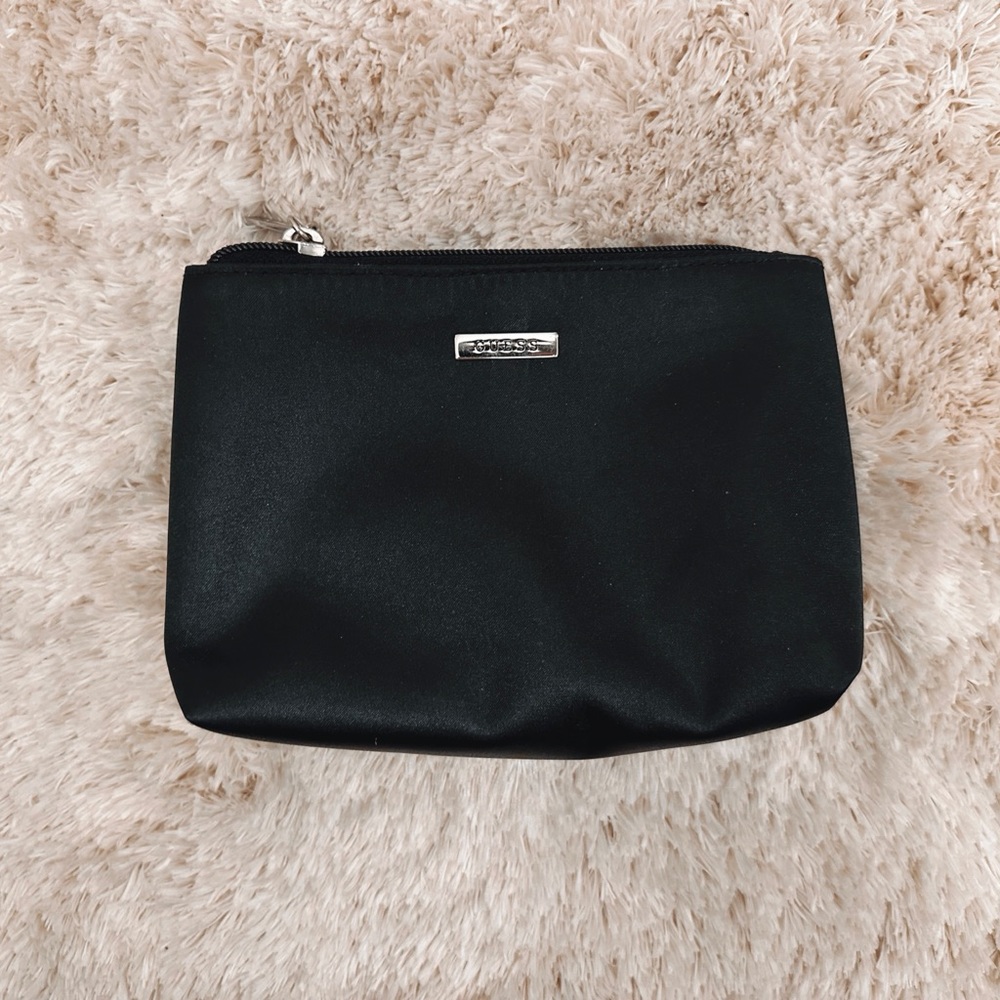 GUESS pouch